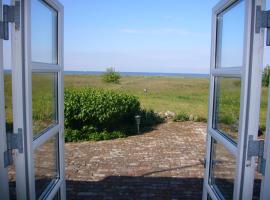 Strandhaus Landsitz Vierjahreszeiten, cabaña en Klein Zicker