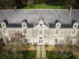 Lauku māja Château de la Grand'cour pilsētā Grandchamp-des-Fontaines