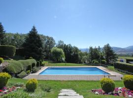 Tpa Casa en Pleta de Saga con piscina para 6/8 personas, holiday rental in Ger