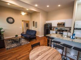 3BR/2BA Remodeled Apartment Near Downtown, апартамент в Сан Антонио