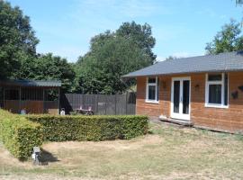 Hoeveheikant Chalets, cabin in Lage Mierde