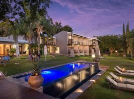 River Place Manor, B&B in Upington