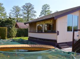 Ferienhaus am Kamskefliess，呂貝瑙的附設泳池的飯店