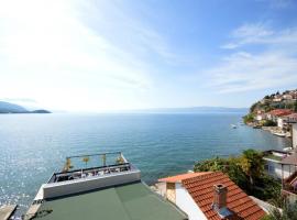 Topencarov Guest House, guest house di Ohrid