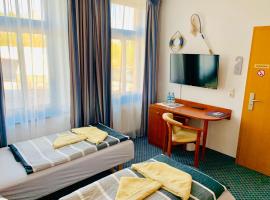Hotel-Pension "Petridamm", cheap hotel in Rostock