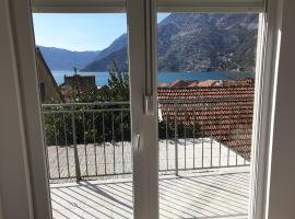 Apartments Montenegro Risan Čučković, hotel in Risan