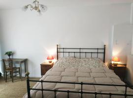 Le Voltaire, self catering accommodation in Souppes-sur-Loing