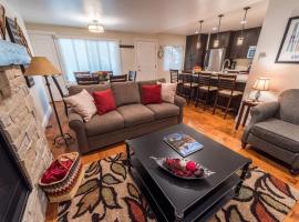 Prime Location EdelWeiss Luxury Condo, ξενοδοχείο σε Παρκ Σίτι