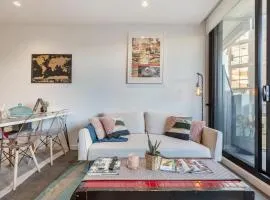 LUXURIOUS RIVERSIDE RESORT STYLE APARTMENT☆POOL☆SPA☆GYM☆ROOFTOP WITH CITY VIEWS