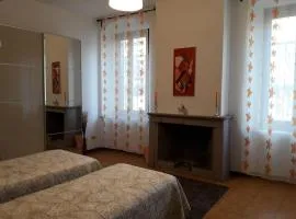 Stanza in appartamento nel centro storico di Parma