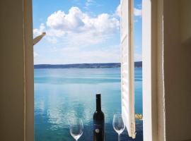 Sedam Bisera, Hotel in Kaštela