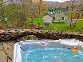 Romantic, Magical Cottage in Catskills nr Woodstock, hotel with parking in Willow