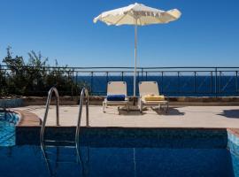 Meliti Sunset View & Private Pool Villa 20 min from Elafonissi, khách sạn ở Livadia