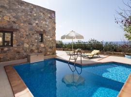 Meliti Sunset View & Private Pool Villa 20 min from Elafonissi, viešbutis mieste Livadia