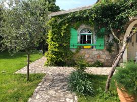 Lake house Puro, Hotel mit Parkplatz in Dodoši