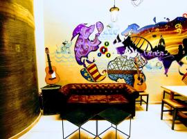 Purple Nest Hostel, hostel en Valencia