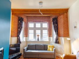 Apartment No 1 - The Old Red King Pub, Whitefield, Manchester, vacation rental in Manchester