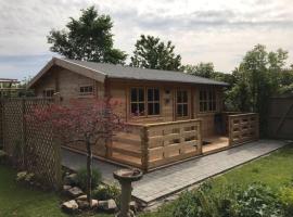 The Cabin, hotel in Chester