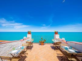 Casanova Rooms and Apartment to Rent, hotell i Cefalù