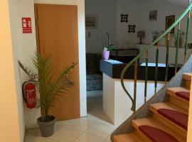 Ferienhaus Nathalie Leser, hostal o pensi&oacute;n en Baden-Baden