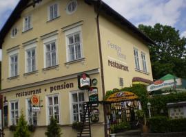 Pension a Restaurant VESNA - České Švýcarsko، فندق مع موقف سيارات في Srbská Kamenice