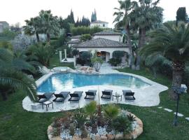 Luxueuse villa piscine et jacuzzi, hotel a Saint-Paul-de-Vence