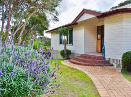 Annie's Balquhidder Cottage, hótel í Victor Harbor