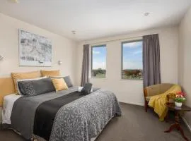 City Center 2bdr apartment with views