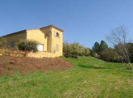 La Petite MARVINIERE, hotel bajet di Saint-Bonnet-sur-Gironde