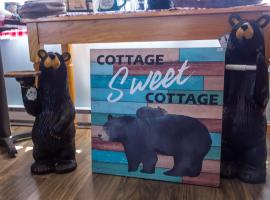 Bear Tracks Inn, готель у місті Лайонз-Хед