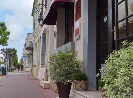 Hôtel Le Chantilly, hotel din Deauville