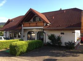 Pension Wiesengrund, hotel with parking in Seebach