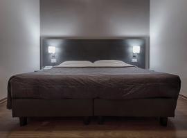 Twelve Hotel, hotel v destinaci Moncalieri