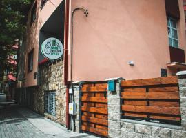 Skopje Downtown Hostel, hotel v destinaci Skopje