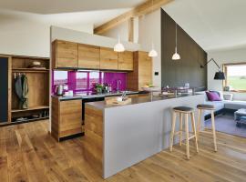 Gud Jard Lodge Nr 20 - Design-Ferienhaus mit exklusiver Ausstattung, hotelli kohteessa Pellworm