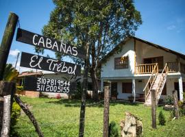 Cabaña El Trebol, smáhýsi í San Agustín