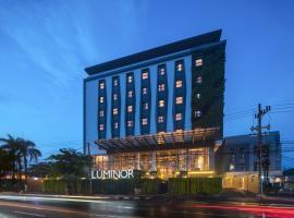 Luminor Hotel Airport Sidoarjo By WH , Best Choice and Strategic Location with a Rooftop area in Town, hótel í Sidoarjo