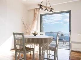 The balcony of Mani