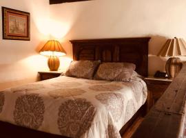 Casa Eugenia Hotel, hotel poblíž Mezinárodní letiště General Francisco J. Mujica - MLM, Morelia