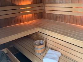 Luxe appartement met sauna, недорогой отель в городе Драхтен