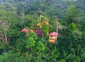 Natural Mystic Sanctuary, chalet i Deniyaya