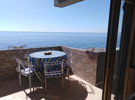 Terrace on the sea – apartament w mieście Furci Siculo