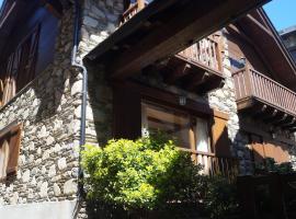 Acogedora casita en el Pallars, hotel en Isil