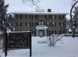 Temple Hill Bed and Breakfast, hotel em Geneseo