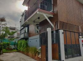 THE HOG, hotel em Bangkok Yai