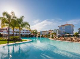 Cortijo Del Mar Resort, hotel cerca de Atalaya Golf & Country Club, Estepona