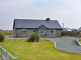 Cottage 102 - Ballyconneely, pet-friendly hotel in Ballyconneely