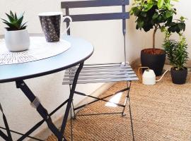 BoH&eacute;mian Studio in S&egrave;te Center