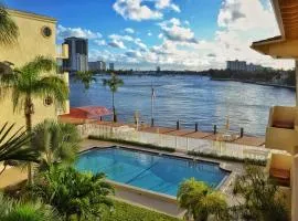 Fort Lauderdale Yacht and Beach Club 416