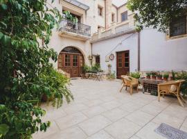 Iconic Cretan Stone Mansion, hotel in Kambánion